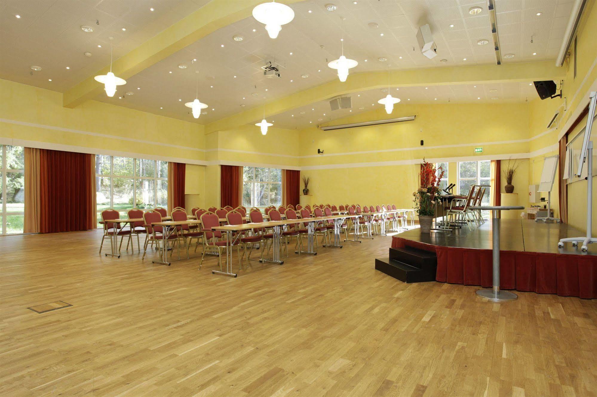 ホテル Nova Park Conference Knivsta  エクステリア 写真